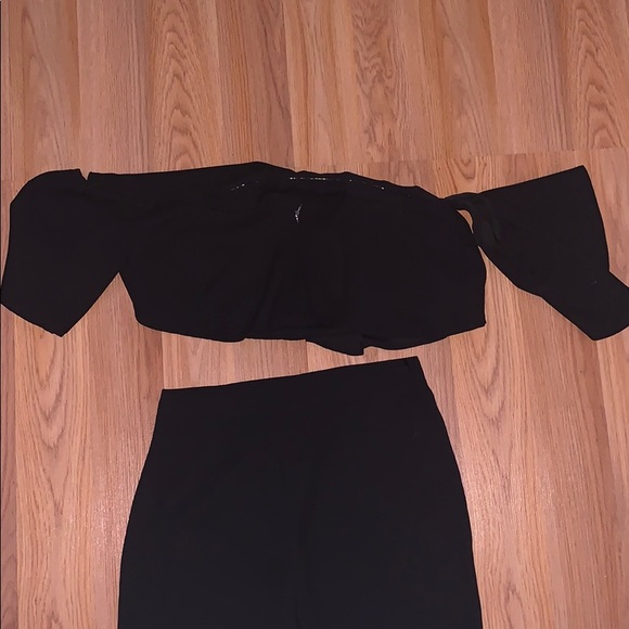 two piece - Picture 3 of 4